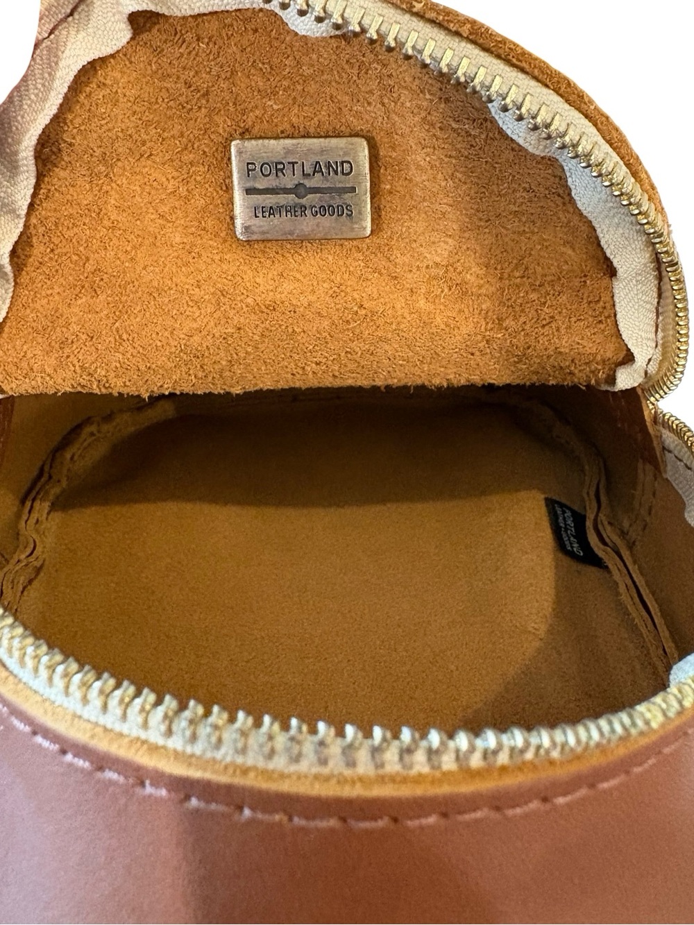 Portland leather Sydney Sling Bag Honey - Picture 4 of 7